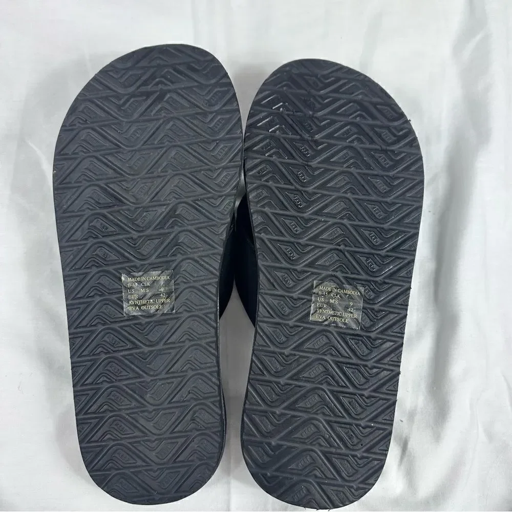 Gently worn Reef Men's Phantom Speed Logo Flip Flop, Brown, 9 M US
